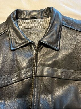 80’s vintage men’s Black Berman’ TKO Genuine Leather Bomber Jacket - Classic Zip